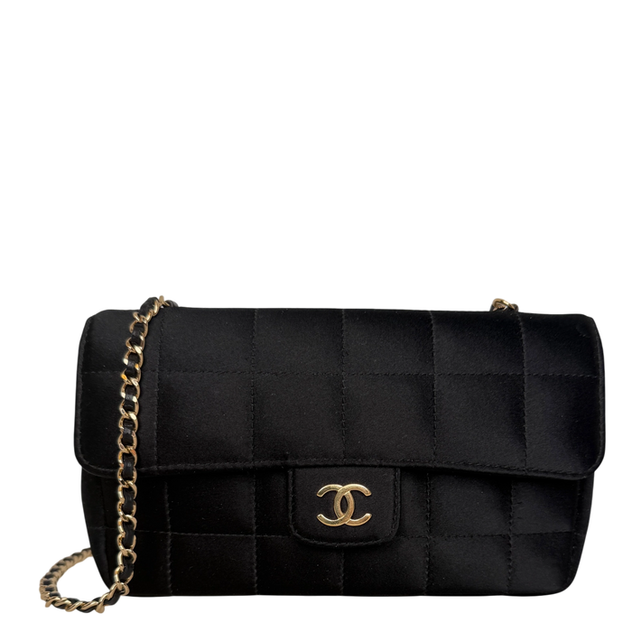 Chanel Chocolate Bar Flap Bag Satin Schwarz Chanel
