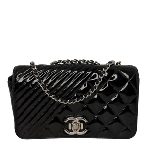 Chanel Coco Boy Flap Bag Small Lackleder silberne Hardware