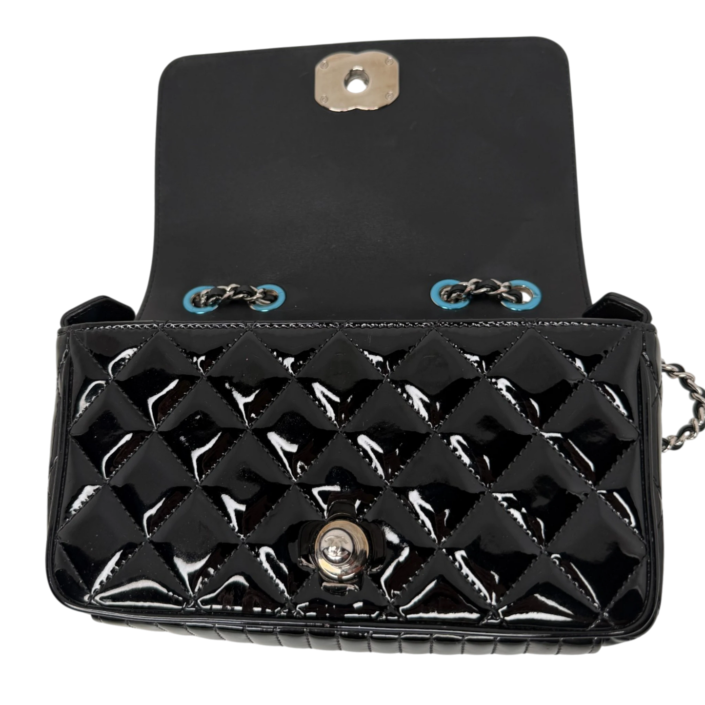 Chanel Coco Boy Flap Bag Small Lackleder silberne Hardware Chanel