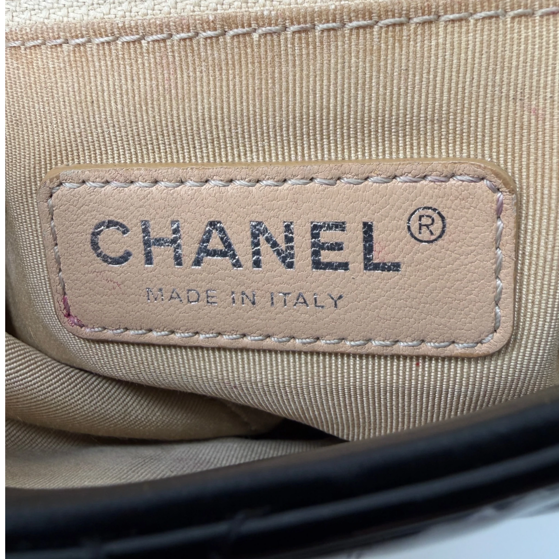 Chanel Coco Boy Flap Bag Small Lackleder silberne Hardware Chanel
