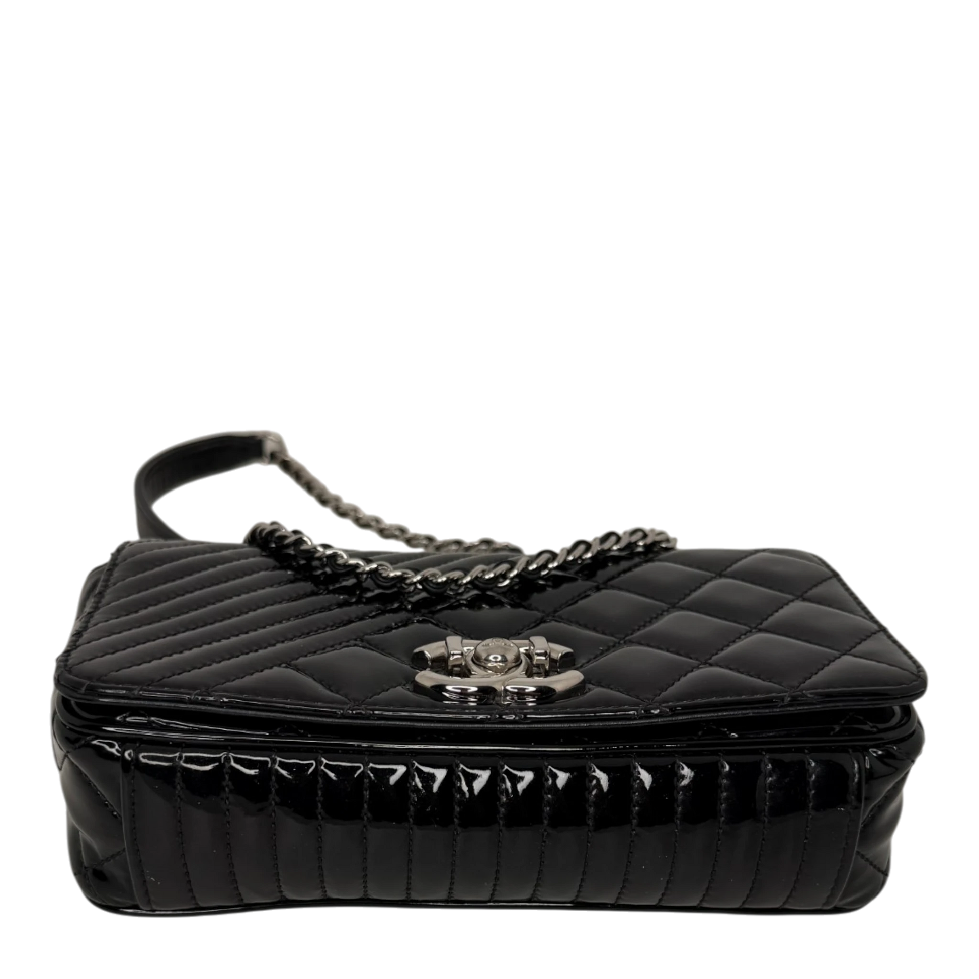 Chanel Coco Boy Flap Bag Small Lackleder silberne Hardware Chanel