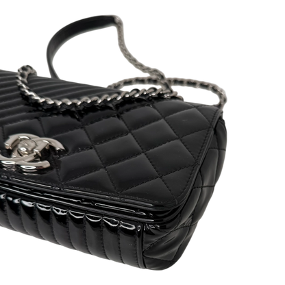 Chanel Coco Boy Flap Bag Small Lackleder silberne Hardware Chanel