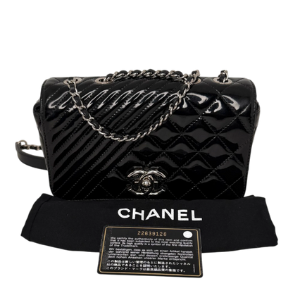 Chanel Coco Boy Flap Bag Small Lackleder silberne Hardware Chanel