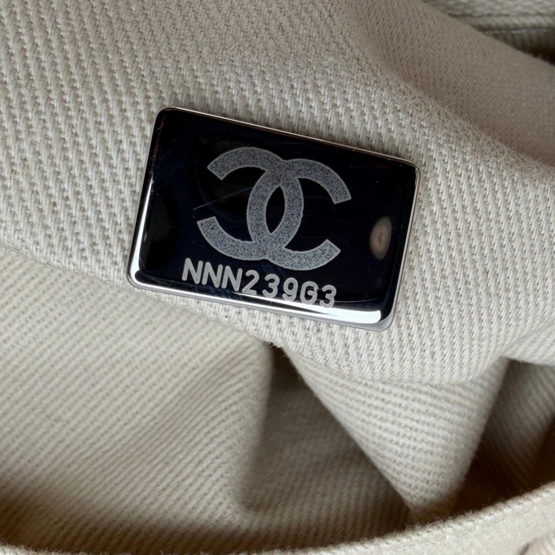 Chanel Deauville mittelgroße Tasche beige silberne Hardware 2022 / gut Chanel