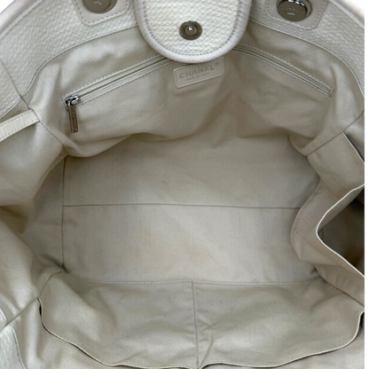 Chanel Deauville mittelgroße Tasche beige silberne Hardware 2022 / gut Chanel
