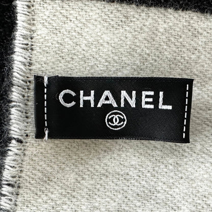 Chanel Kaschmir Reversible Decke Schwarz Weiß / neuwertig Chanel