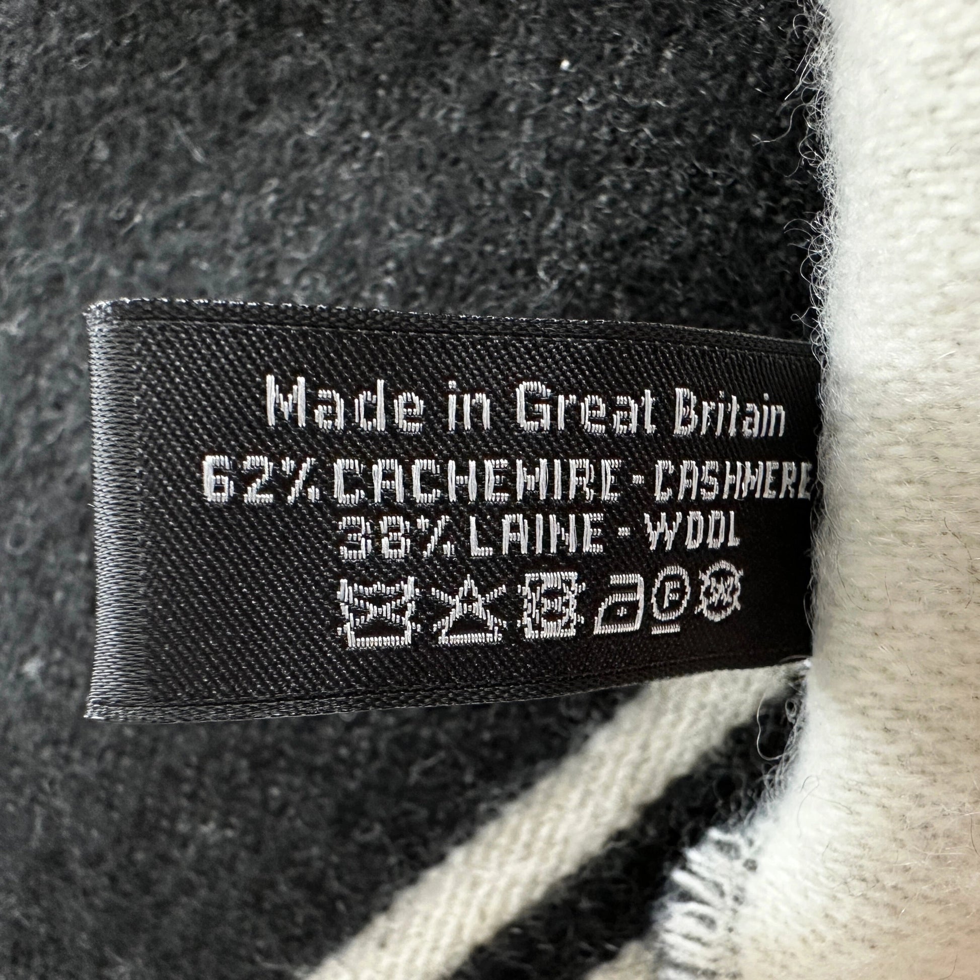 Chanel Kaschmir Reversible Decke Schwarz Weiß / neuwertig Chanel