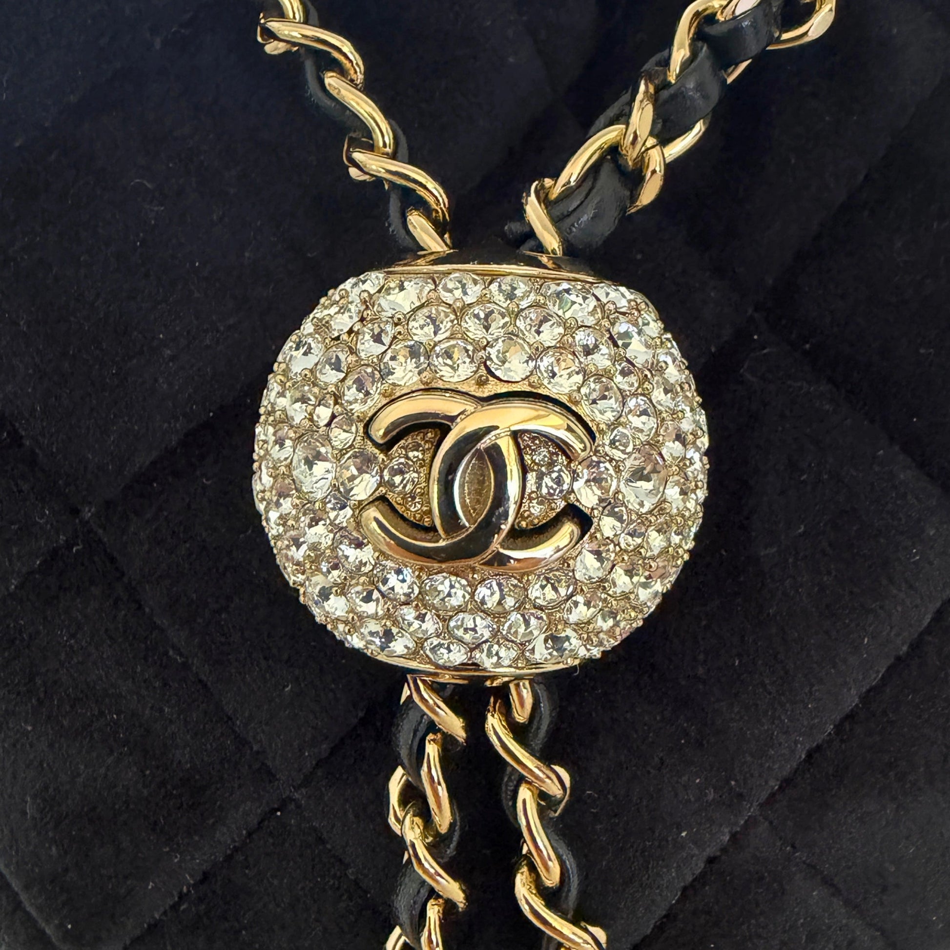 Chanel Velvet Pearl Crush Mini Drawstring Bags / neuwertig Chanel
