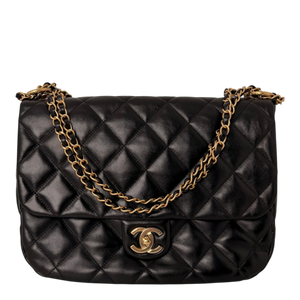 Chanel Maxi Flapbag 2024 glänzendes Kalbsleder GHW schwarz / neuwertig