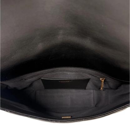 Chanel Maxi Flapbag 2024 glänzendes Kalbsleder GHW schwarz / neuwertig Chanel