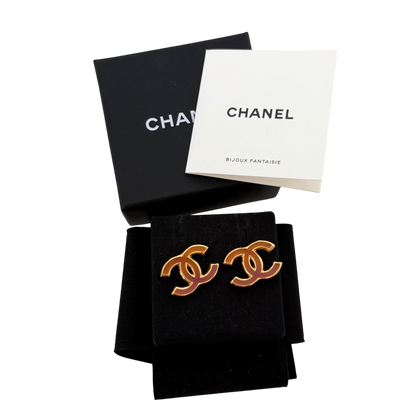 Chanel CC Logo Ohrstecker mit roter Emaille Gold / sehr gut Chanel