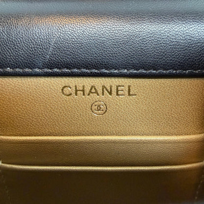 Chanel Pearl Crush Phone Holder with Chain Lammleder Schwarz Fullset / sehr gut Chanel