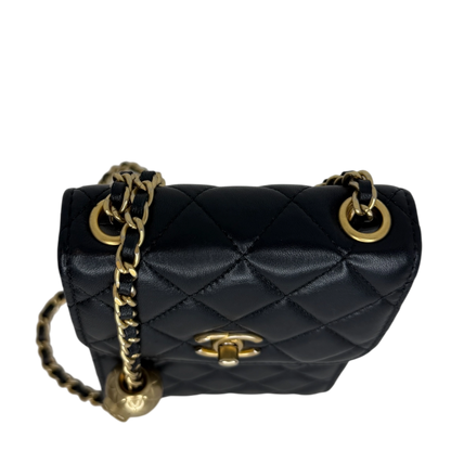 Chanel Pearl Crush Phone Holder with Chain Lammleder Schwarz Fullset / sehr gut Chanel