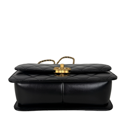 Chanel Perfect Fit Flap Bag Leder schwarz Fullset aktuelle Kollektion / neuwertig Chanel