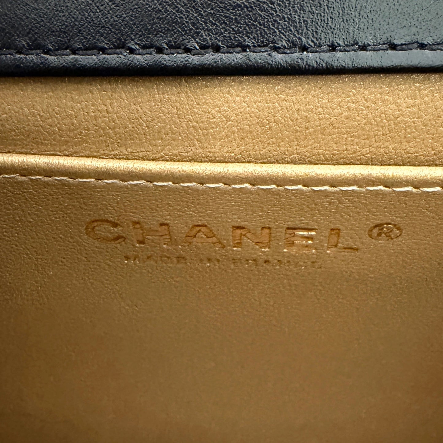 Chanel Perfect Fit Flap Bag Leder schwarz Fullset aktuelle Kollektion / neuwertig Chanel