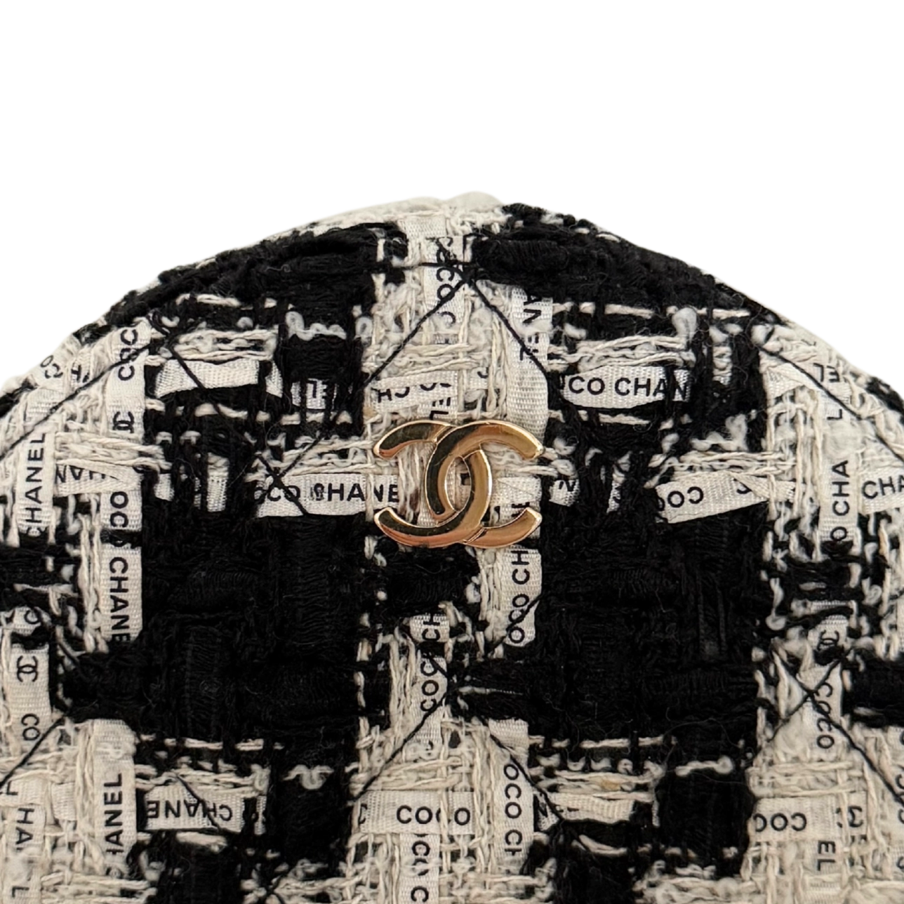 Chanel Round As Earth Tweed Crossbody Bag Schwarz / neuwertig Chanel