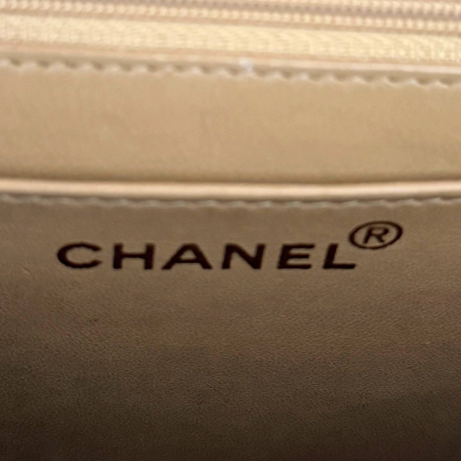 Chanel Classic Flap Bag Beige / akzeptabel Chanel