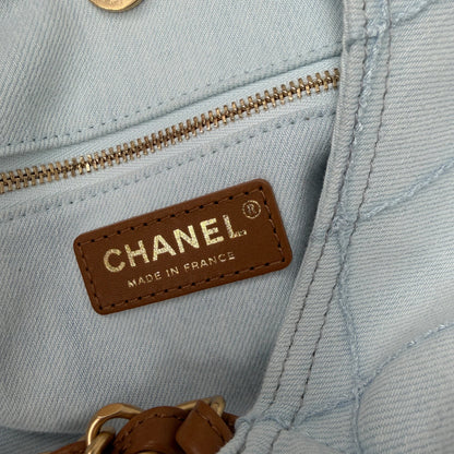 Chanel Small Shopping Bag Denim Hellblau Braun Gold Coco Beach Chanel