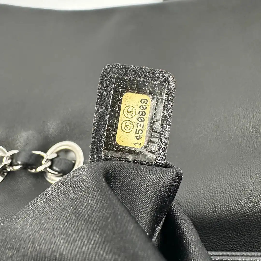 Chanel Timeless Baguette Ultimate Stitch Schultertasche schwarz / neuwertig Chanel