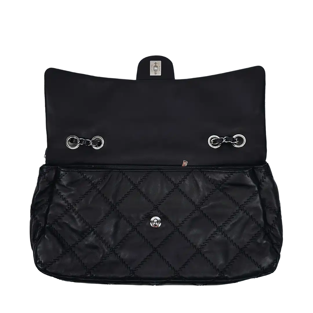 Chanel Timeless Baguette Ultimate Stitch Schultertasche schwarz / neuwertig Chanel