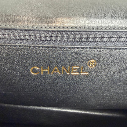 Chanel Vintage Flap Bag Lammleder Schwarz Gold CC Logo 1989-1991 Chanel