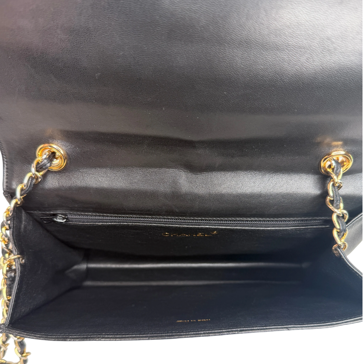 Chanel Vintage Flap Bag Lammleder Schwarz Gold CC Logo 1989-1991 Chanel