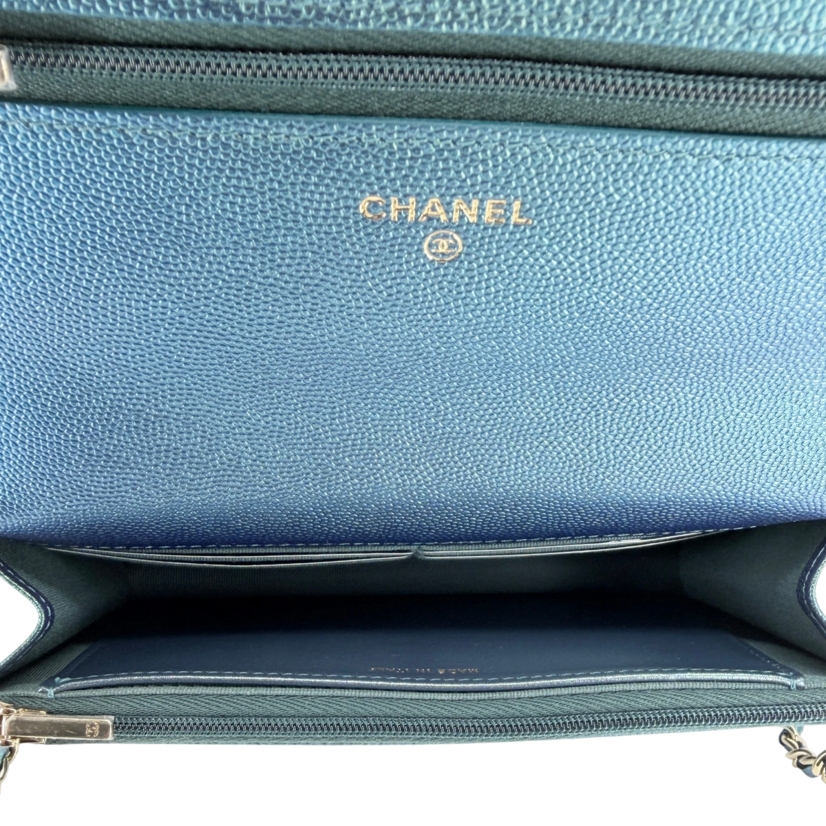 Chanel Classic Wallet on Chain WOC Iridescent Caviar Grün Gold Chanel