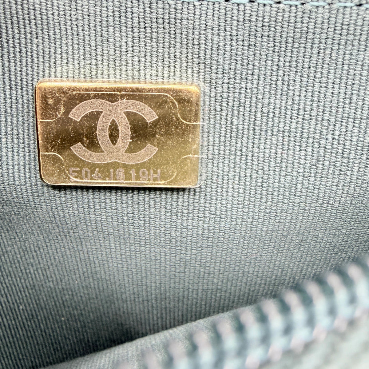 Chanel Classic Wallet on Chain WOC Iridescent Caviar Grün Gold Chanel