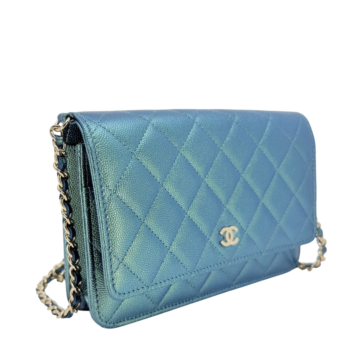 Chanel Classic Wallet on Chain WOC Iridescent Caviar Grün Gold Chanel