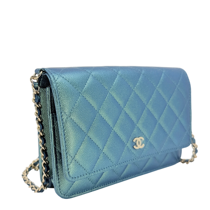 Chanel Classic Wallet on Chain WOC Iridescent Caviar Grün Gold Chanel