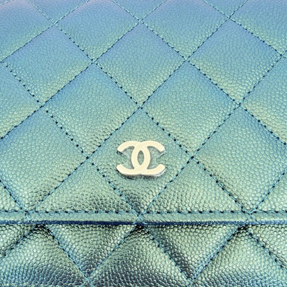 Chanel Classic Wallet on Chain WOC Iridescent Caviar Grün Gold Chanel