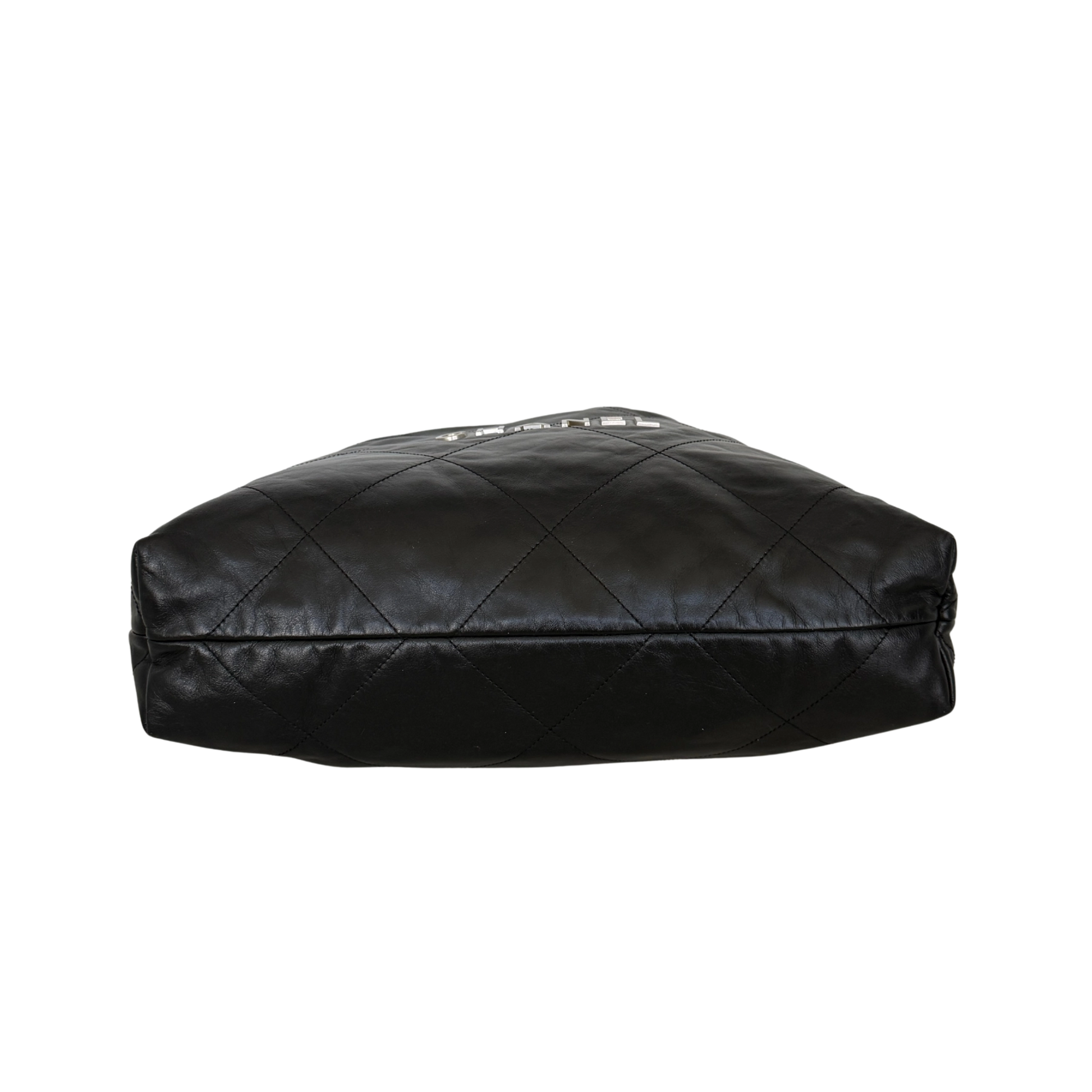 Chanel 22 mittelgroße Hobobag aus Kalbsleder Schwarz silberne Hardware / neuwertig Chanel