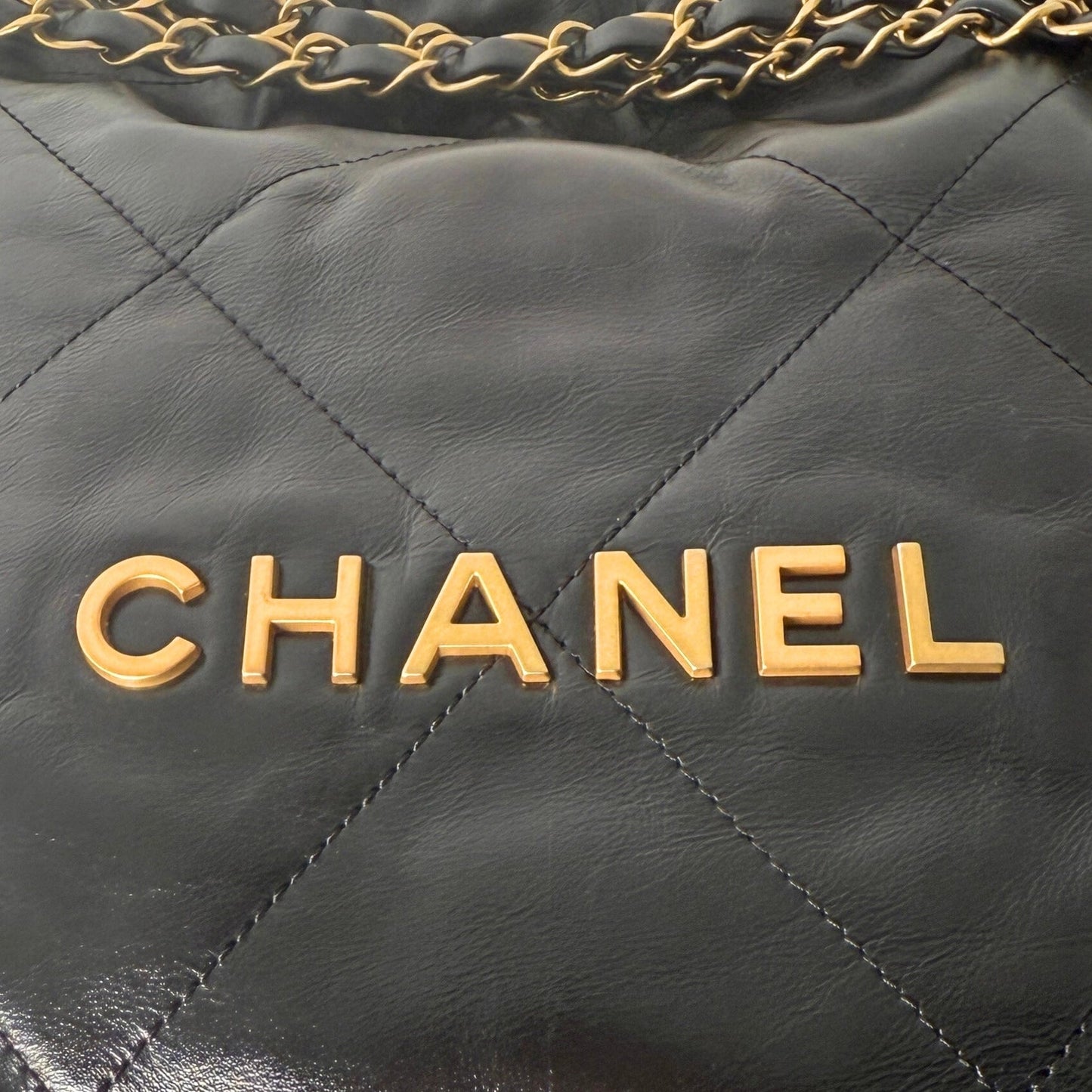Chanel 22 kleine Hobo Bag Schwarz goldene Hardware Fullset / sehr gut Chanel