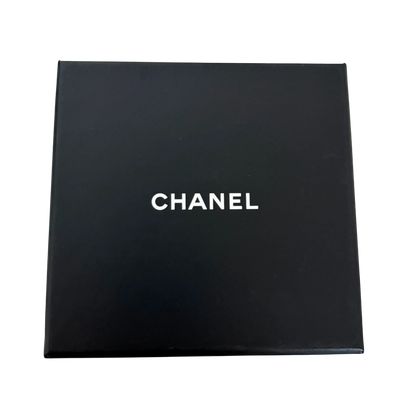 Chanel Schneekugel 2022 Rot / neuwertig Chanel