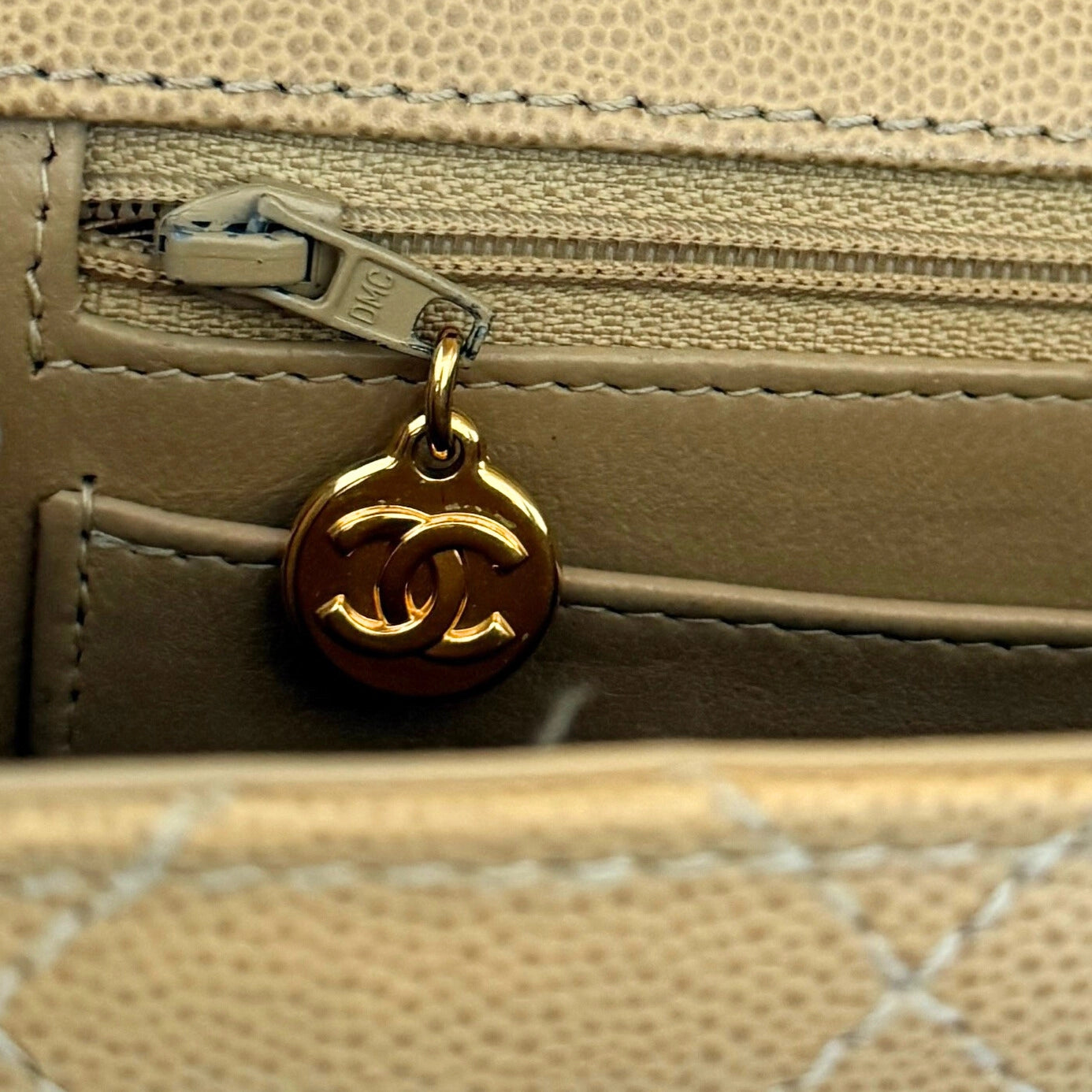 Chanel Classic Flap Bag Beige / akzeptabel Chanel