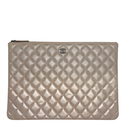 Chanel O Case Clutch Large Lammleder Beige Metallic Ruthenium Chanel