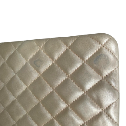 Chanel O Case Clutch Large Lammleder Beige Metallic Ruthenium Chanel