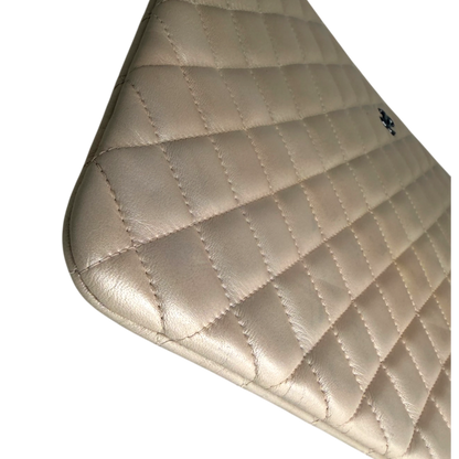 Chanel O Case Clutch Large Lammleder Beige Metallic Ruthenium Chanel