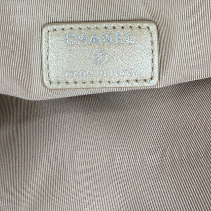 Chanel O Case Clutch Large Lammleder Beige Metallic Ruthenium Chanel