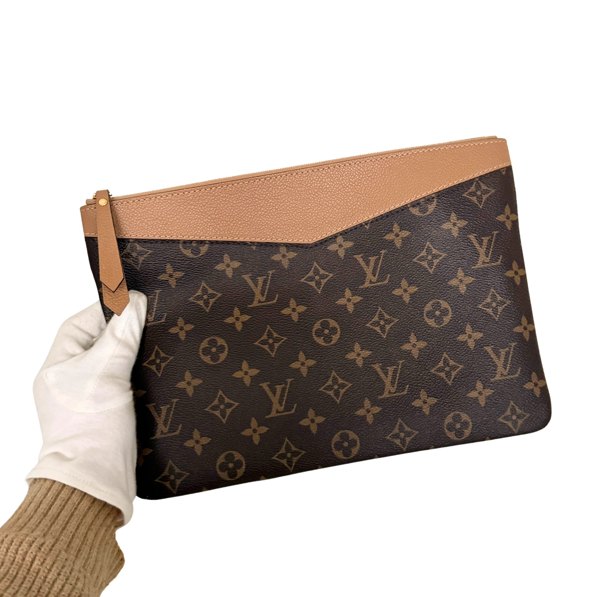 Louis Vuitton Daily Pouch Sesame Monogram Canvas Braun / neuwertig Louis Vuitton