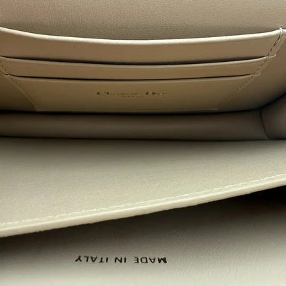 Dior Miss Caro Minitasche Macrocannage Lammleder in Puderbeige / neuwertig Dior