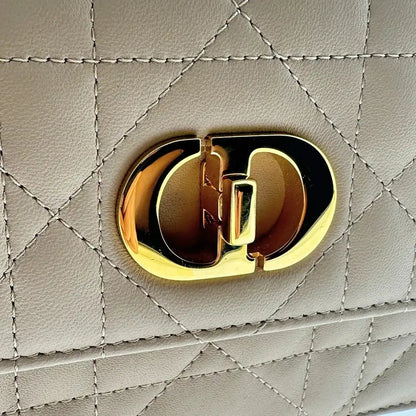 Dior Miss Caro Minitasche Macrocannage Lammleder in Puderbeige / neuwertig Dior