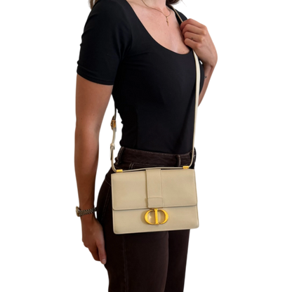 Dior Cream 30 Montaigne Flap Handtasche Cream Leder / gut Dior