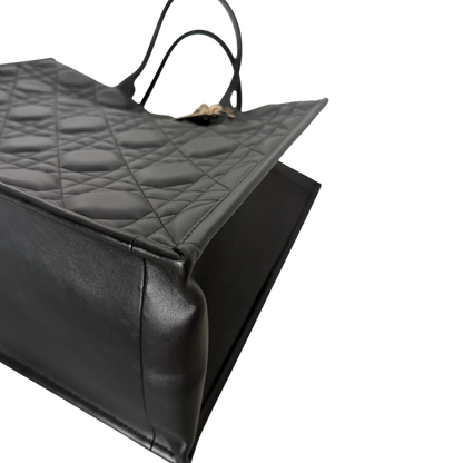 Dior Book Tote Large Macrocannage Kalbsleder Schwarz Gold Dior