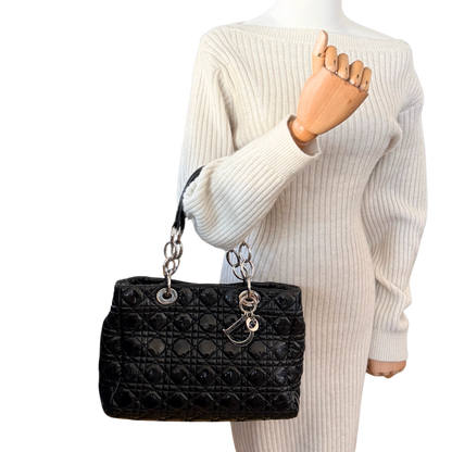 Christian Dior Soft Lady Dior Shopper Cannage Lackleder Schwarz / gut Dior