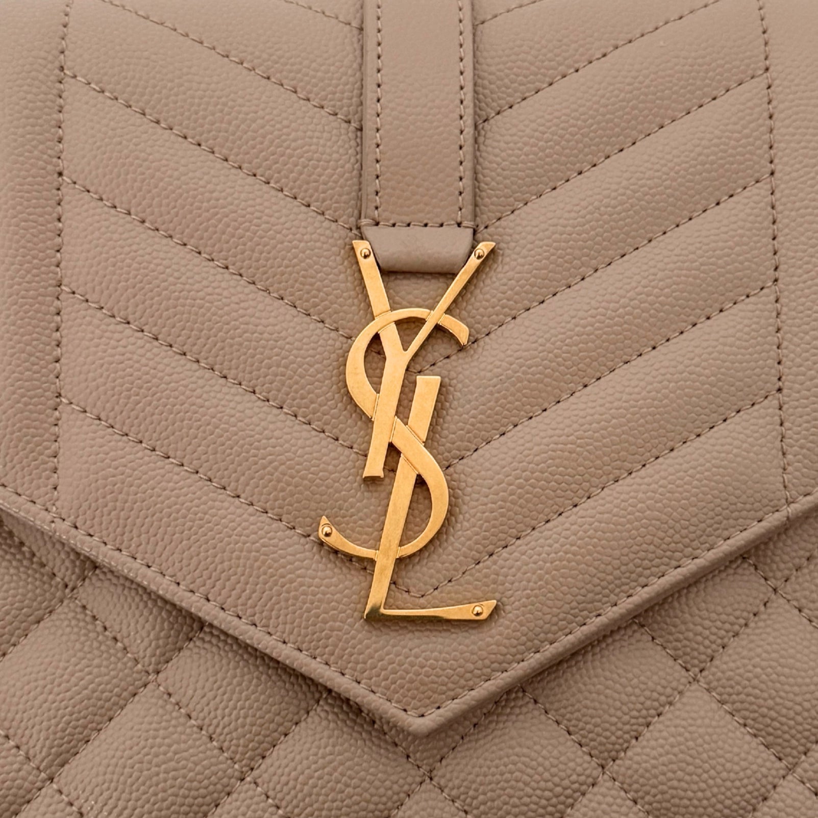 Saint Laurent Envelope Tasche mit Überschlag Dark Beige / neuwertig Saint Laurent