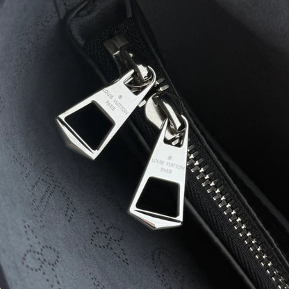 Louis Vuitton Flore Mahina M12139 Schwarz / neuwertig LOUIS VUITTON