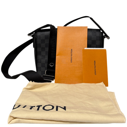 Louis VuittonDistrict PM Messenger Tasche grau N42710 / sehr gut Louis Vuitton