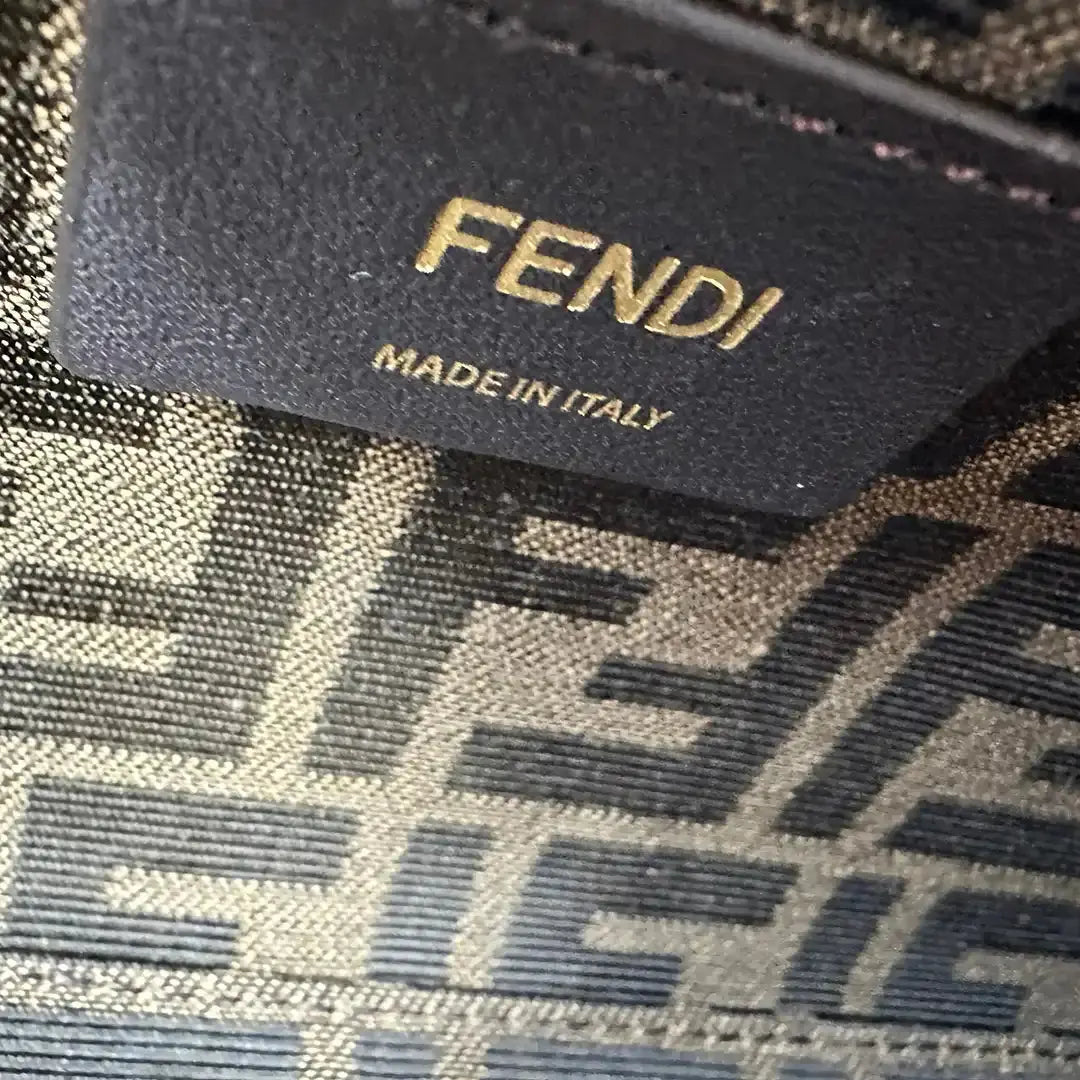 Fendi First klein Lammfell grau / ungetragen Fendi