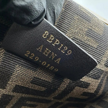 Fendi First klein Lammfell grau / ungetragen Fendi